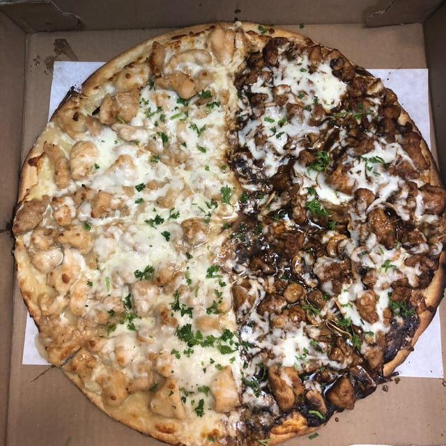 Thin Crust Buffalo or Marsala or BBQ or Francese Pizza.