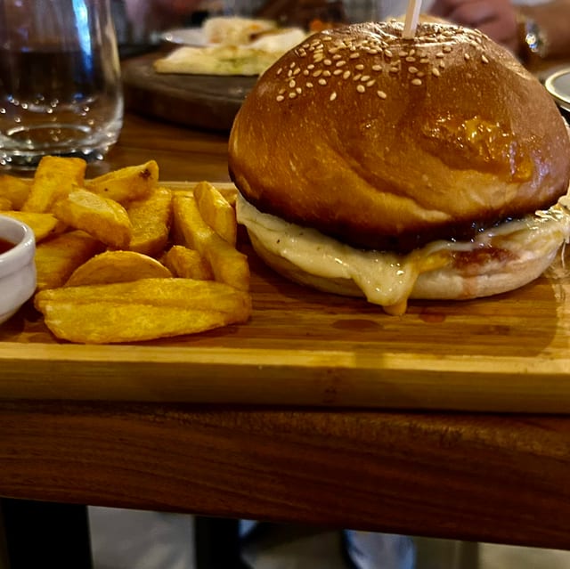 Bacon Cheeseburger.