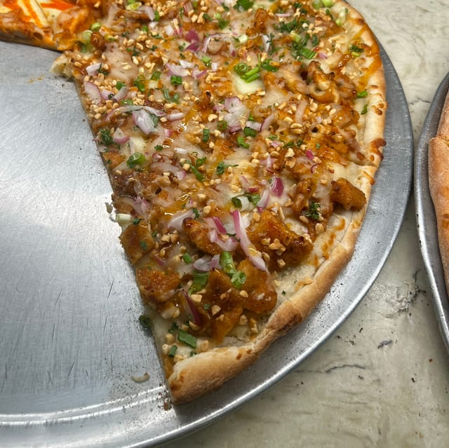 Jenny’s Thai Chicken Chili Pizza.